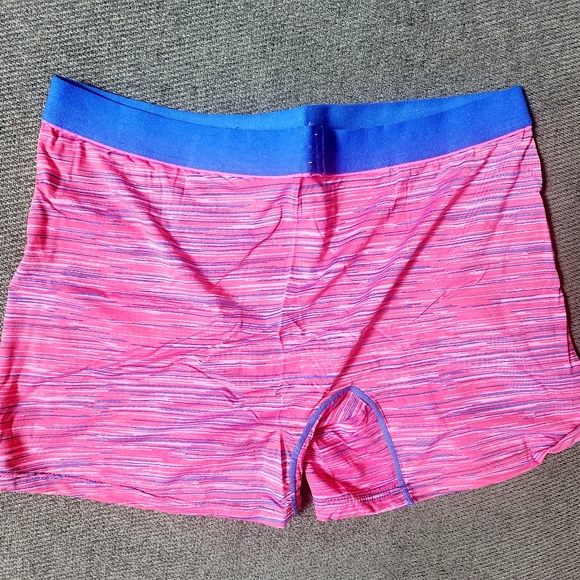 Youmita Sport Shorts - Picture 4 of 6